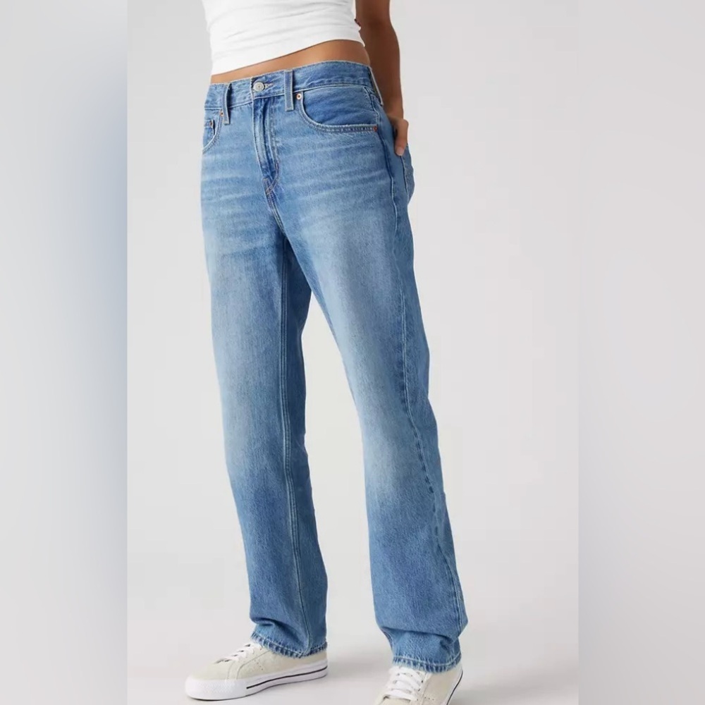 NWT - Levi’s - LOW PRO LIGHTWEIGHT WOMEN'S
JEANS - Size 32 - Picture 4 of 14